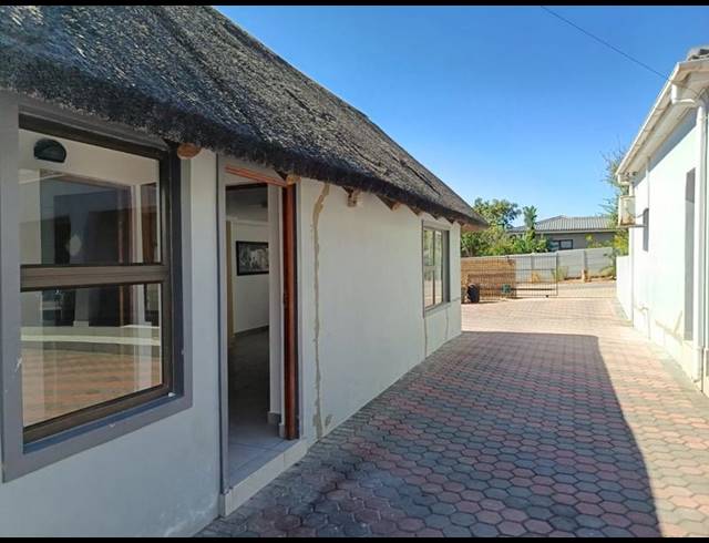 1 BEDROOM PROPERTY TO RENT IN BAYVIEW